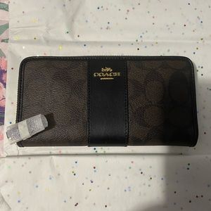 Coach Zip Around Wallet Signature Canvas New